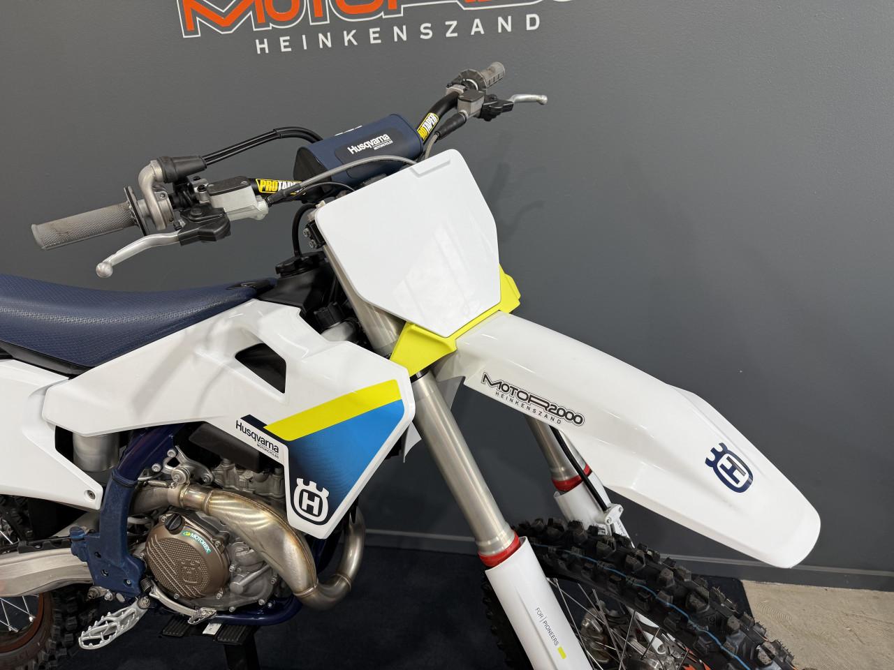 Husqvarna FC450 (2025)  slechts 26uur.
