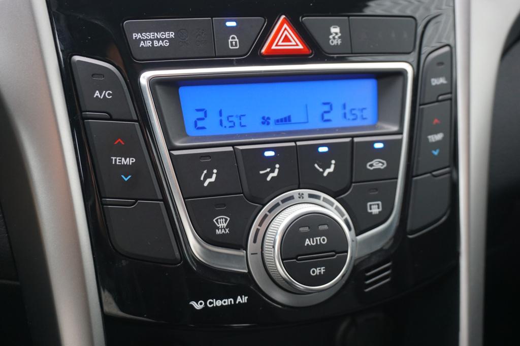 Hyundai I 30 1.6 gdi i-motion plus climate / navi / cruise / camera / parke