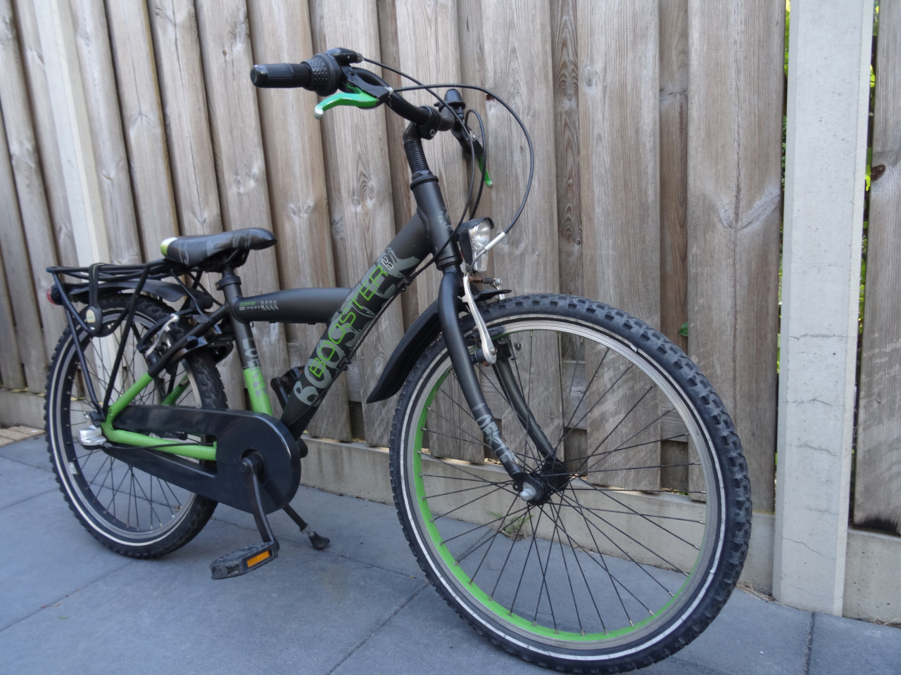 Loekie Booster 22 inch jongensfiets 3 versnellingen