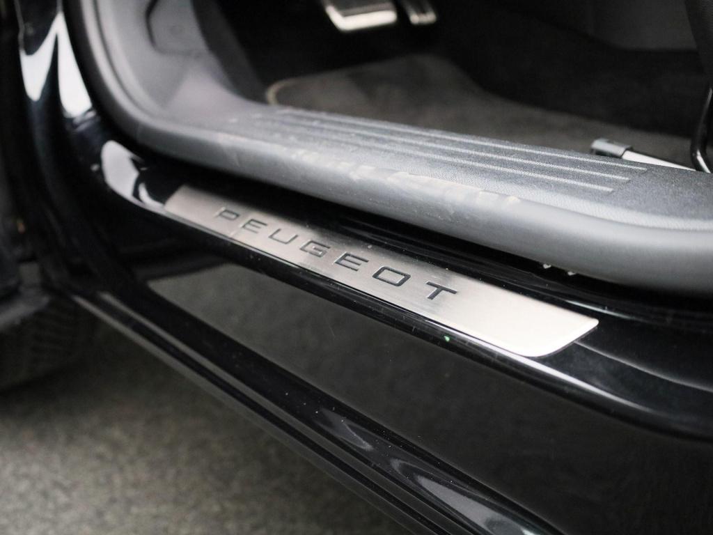 Peugeot 2008 1.2 puretech 130 gt | automaat | virtual cockpit | navigatie |