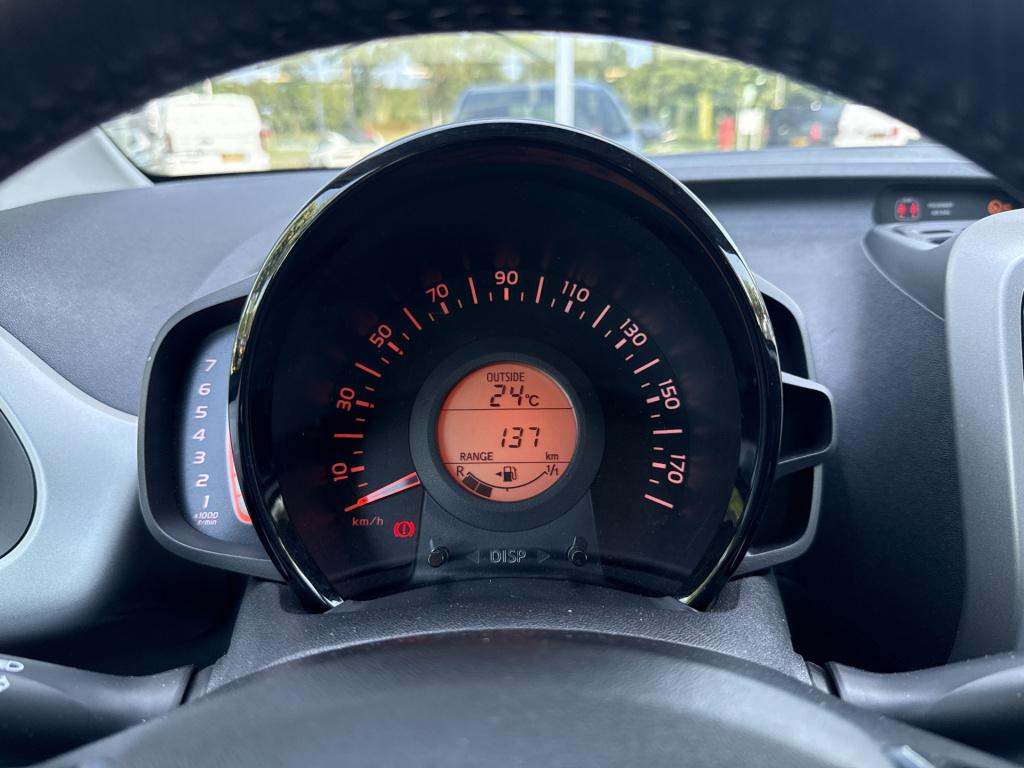 Toyota Aygo 1.0 vvt-i x-play | camera | carplay | cruisec. | navi