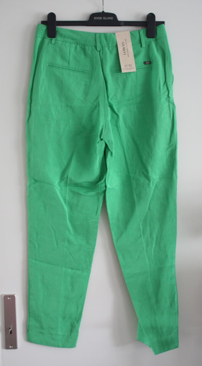 Nieuwe groene broek maat 31/32