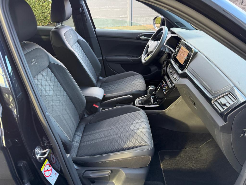 Volkswagen T-cross 1.5 tsi 150pk dsg r-line | camera | trekhaak | navi | iq