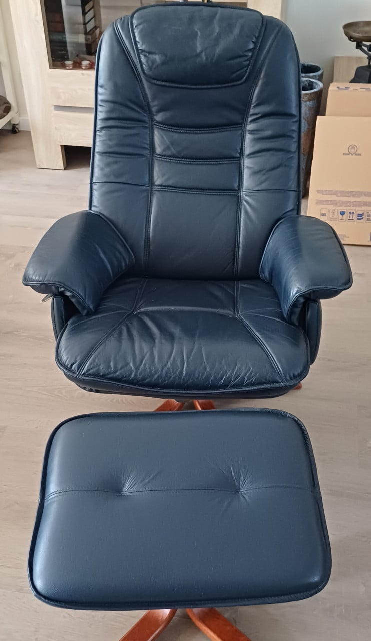 Leren relax stoel met voetenbankje