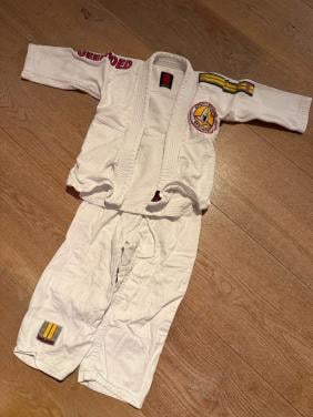 Judopak Geelhoed maat 110