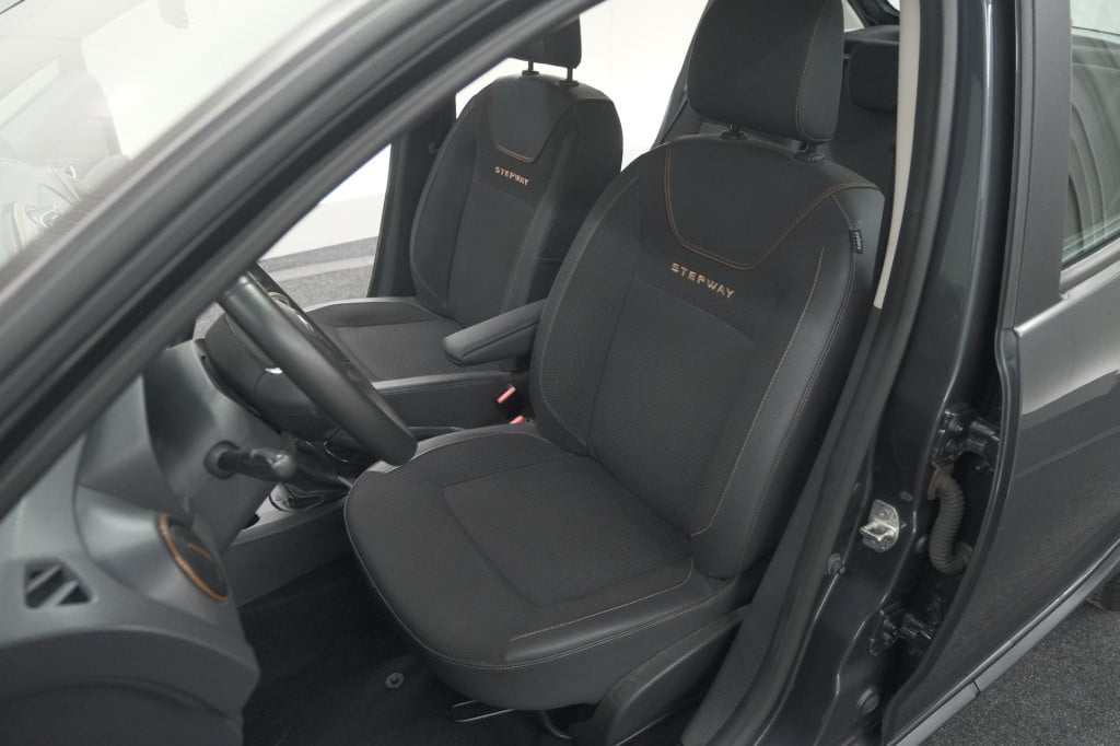 Dacia Sandero Stepway tce 90 sl | camera | navigatie | parkeersensoren | cr