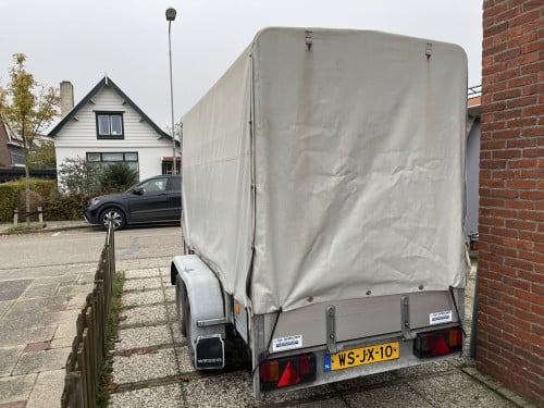 AANHANGWAGEN MET HUIF 2 TON OP KENTEKEN