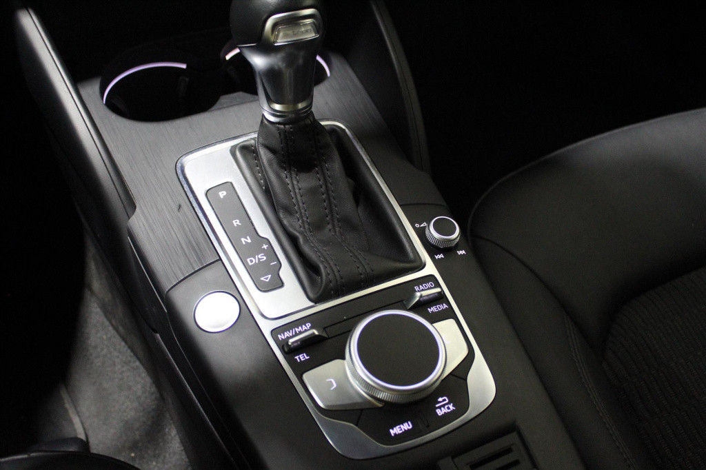 Audi A3 40 e-trontfsi 204 pk s tronic design
