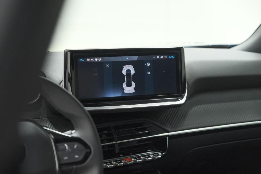 Peugeot E-2008 ev allure 54 kwh | soh 97,7% | 11 kw lader | apple carplay |