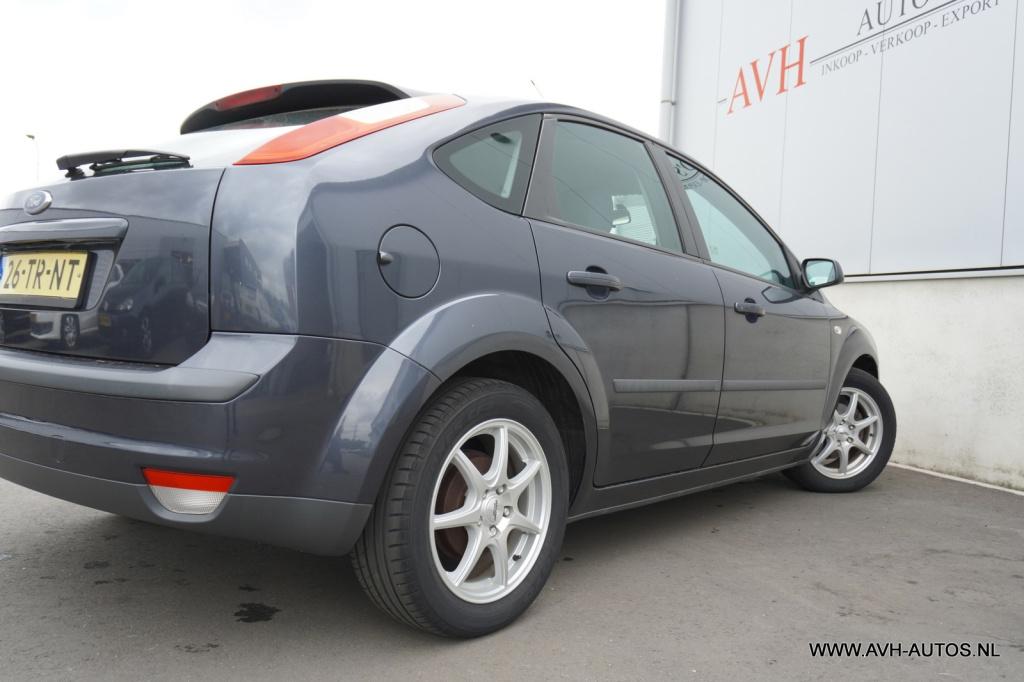 Ford Focus 1.6-16v trend automaat