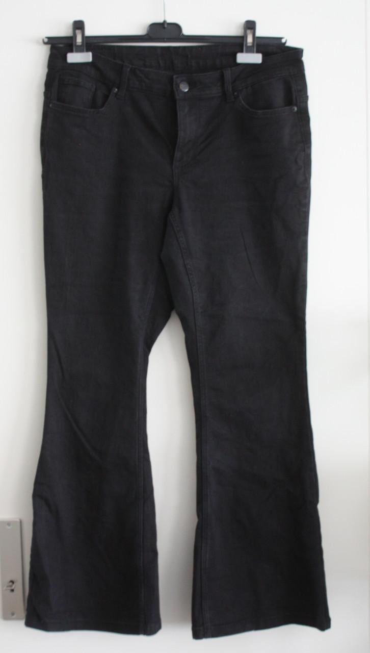 Zwarte spijkerbroek met flared pijpen  maat L-30
