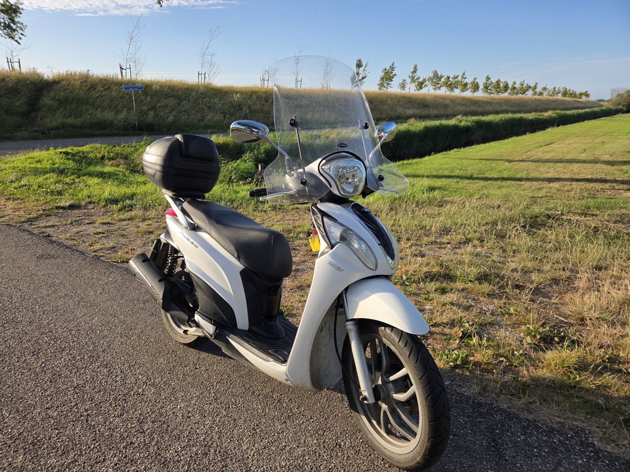 Kymco People one 125cc (A1 geschikt 7KW) op motorkenteken