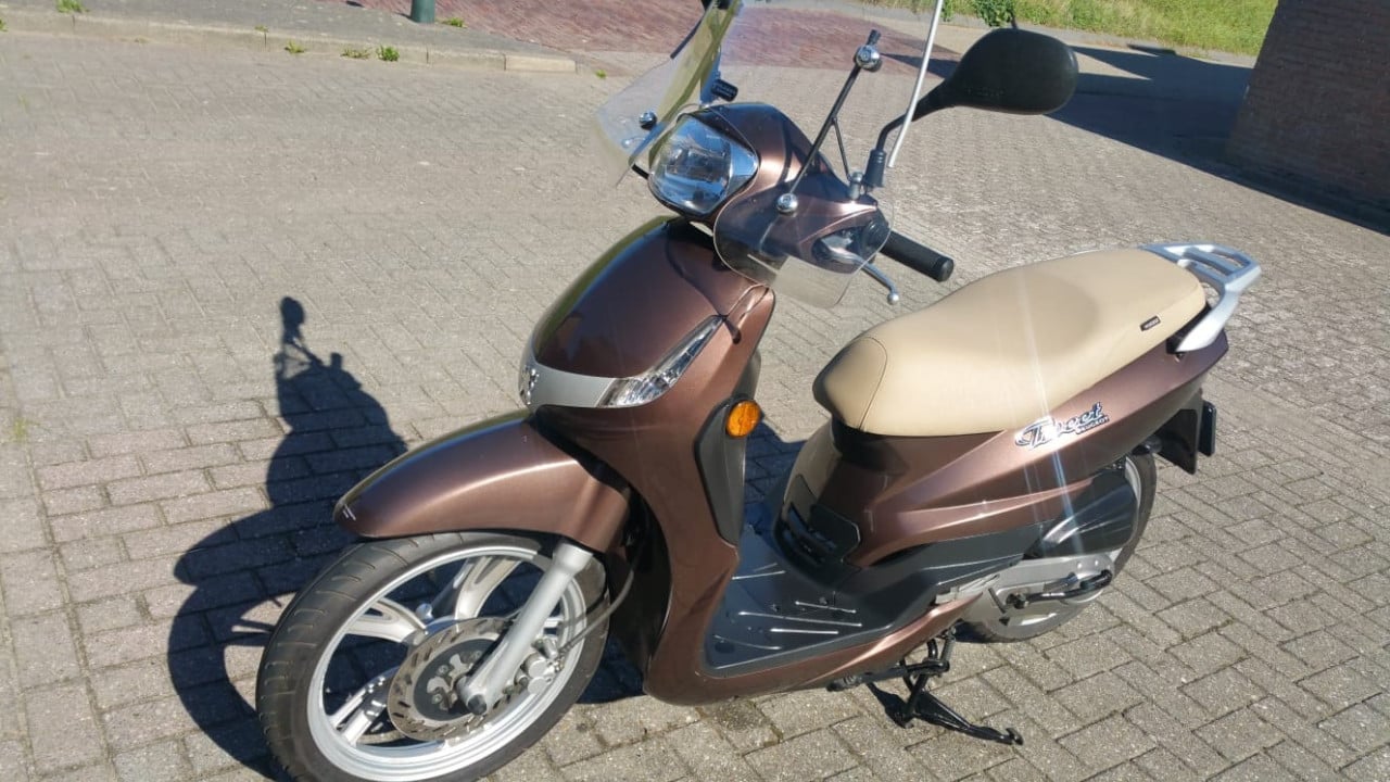 Peugeot tweet scooter nieuwstaat