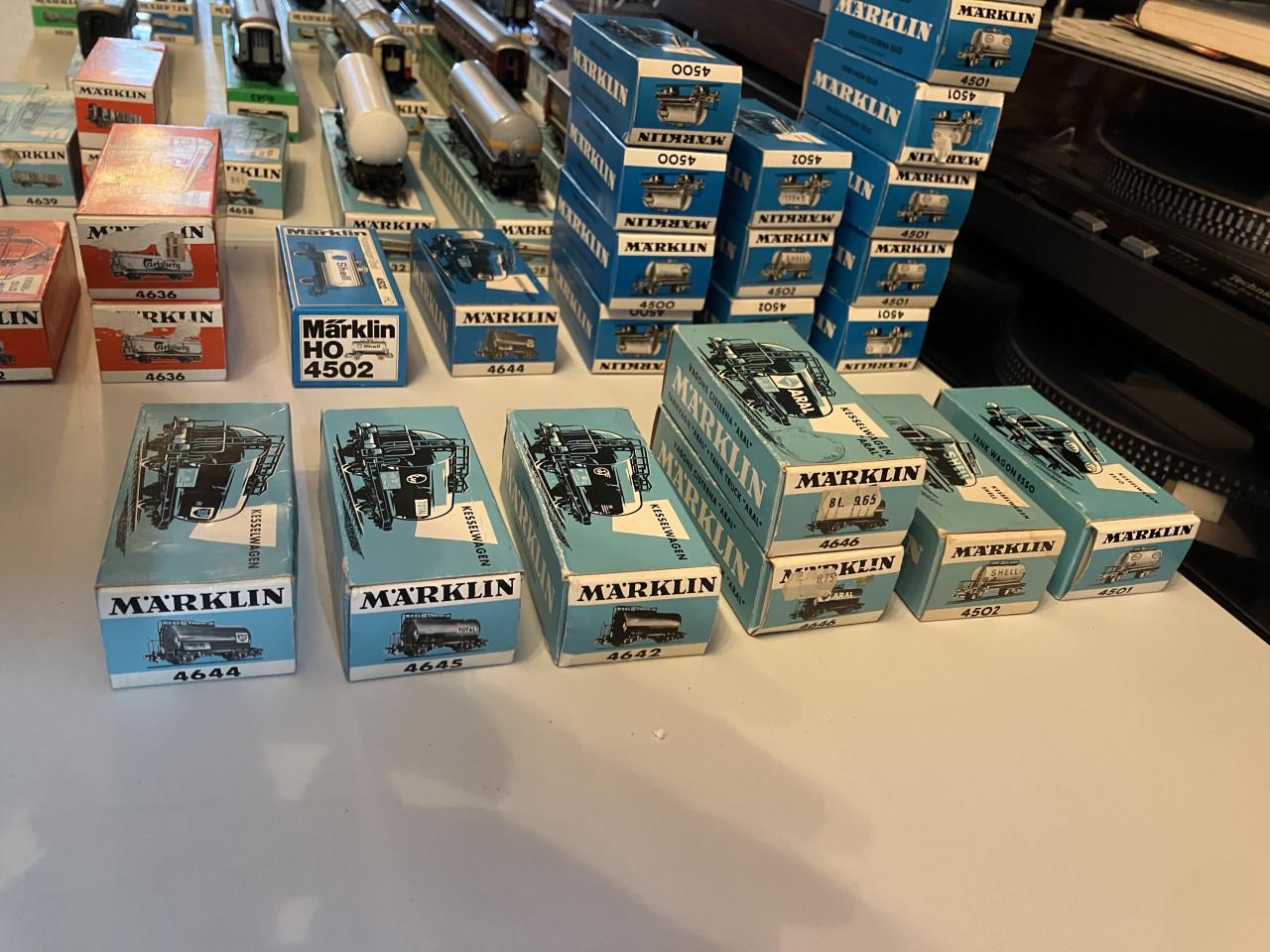 Märklin 52x wagons koelwagens bierwagens passagierswagons etc