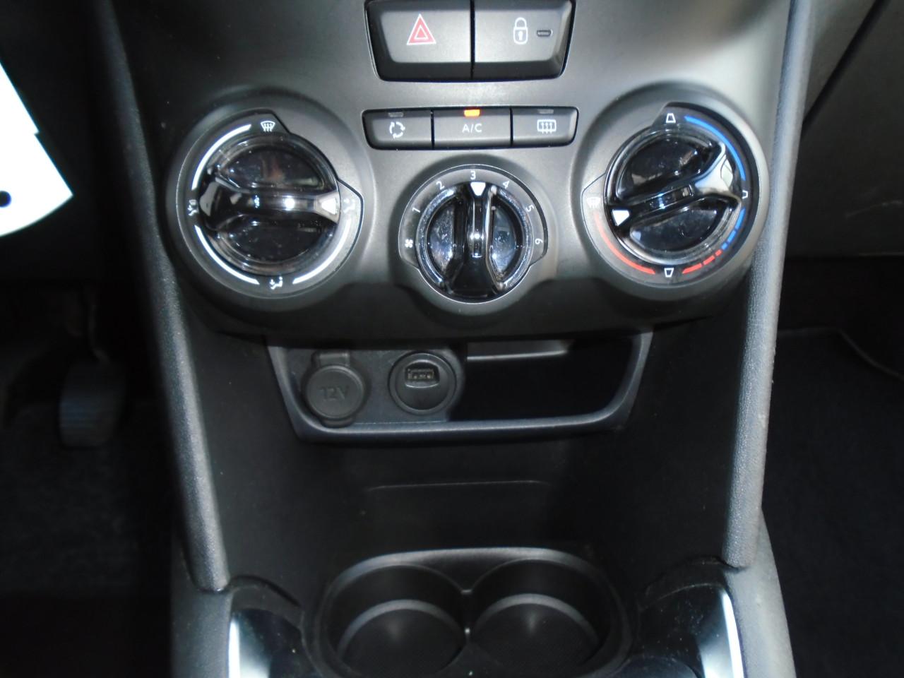 Peugeot 208 1.2 Signature