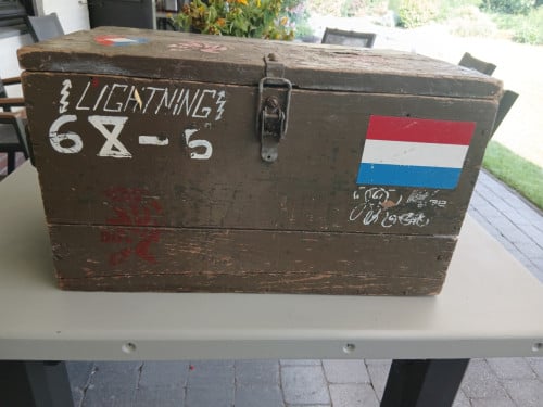 Oud gebruikt soldatenkistje