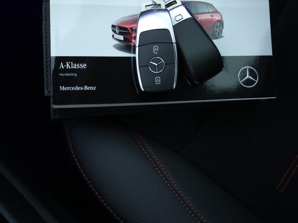 Mercedes-Benz A-Klasse 250 e business solution amg | nightpakket | parkeerp