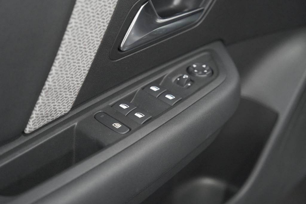 Citroen C4 1.2 hybrid 136 max | 360 camera | adaptieve cruise control | nav