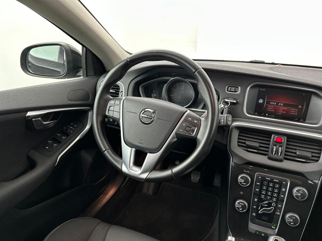 Volvo V40 t3 153pk nordic+ standkachel| navi| cruise| climate| oncall| 17''