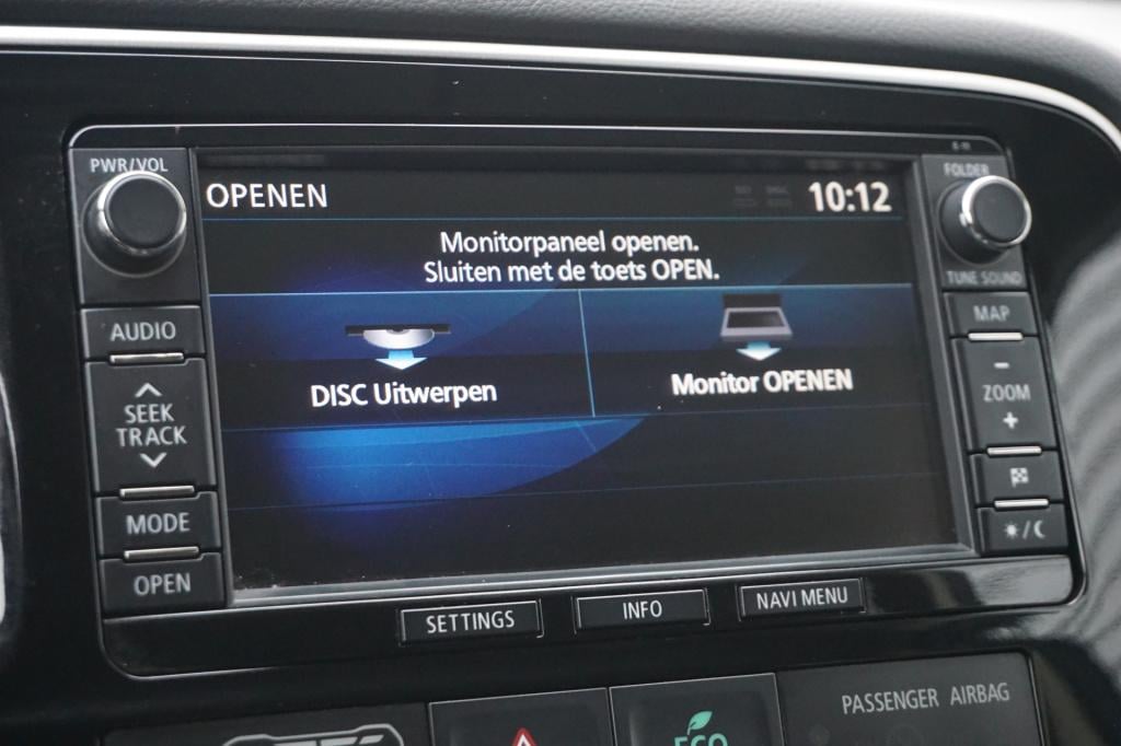 Mitsubishi Outlander 2.0 phev business edition x-line automaat - climate / 