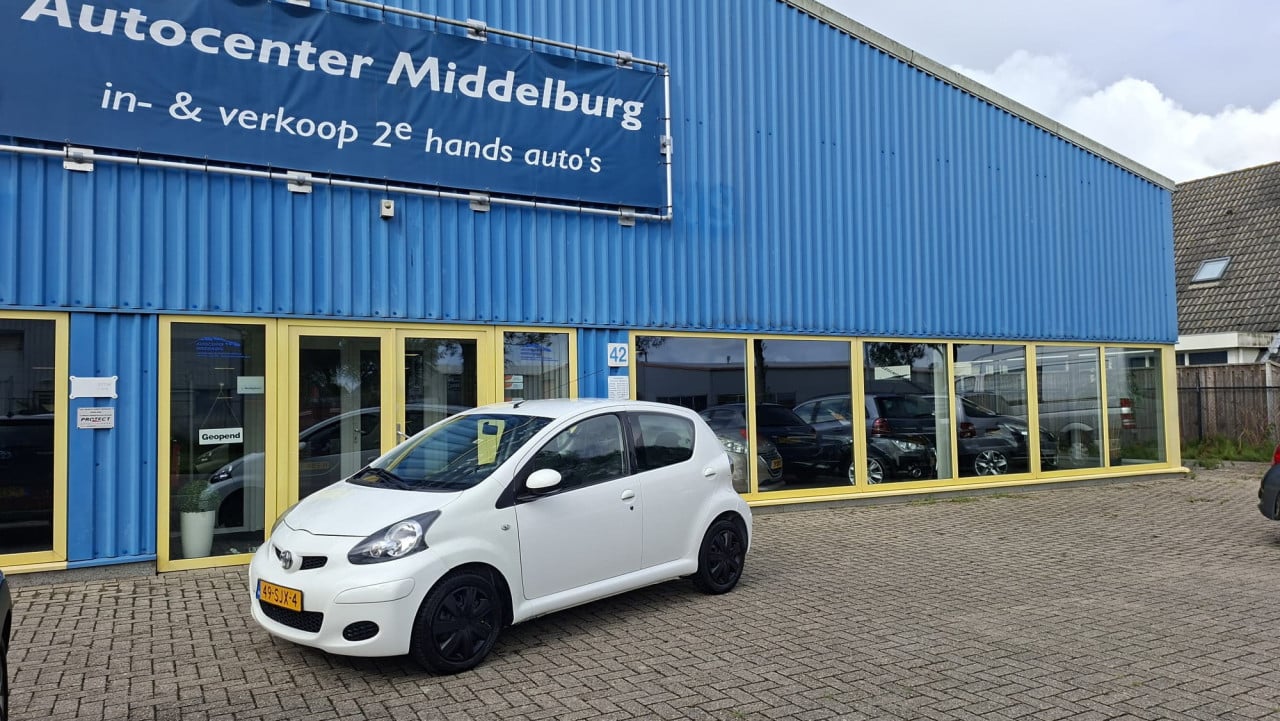 Toyota AYGO 1.0 12v Comfort Navigator 5drs bj:2011 airco-navigatie