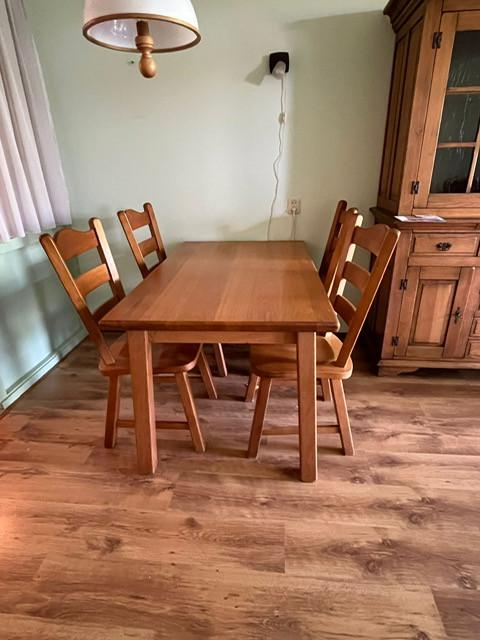 Eethoek Tafel en 4 stoelen