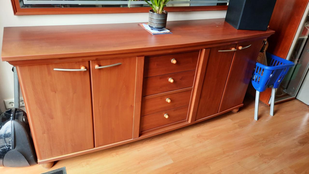 Dressoir met spiegel