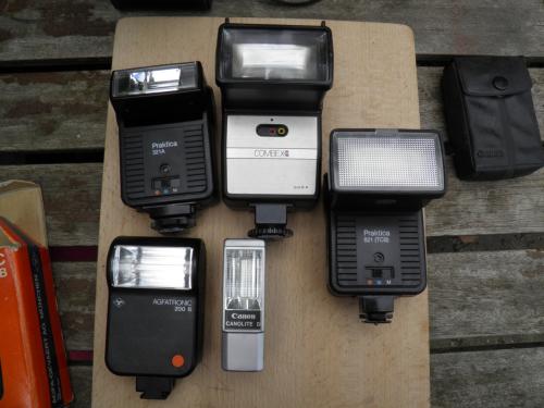 Lot analoge flitsers, allen getest en werkend plus antieke flitsers