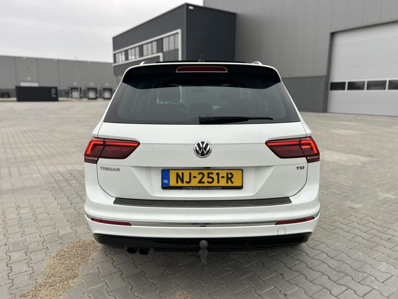 Volkswagen Tiguan 1.4 TSI ACT R-LINE|APK|STOELV|TREKH|PANO