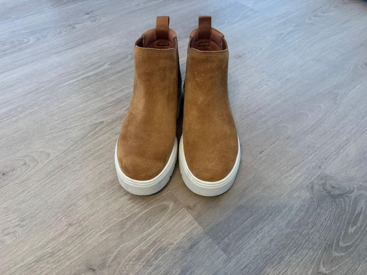 Timberland Laurel Court Mid Pull-On Chukka in oranje suède