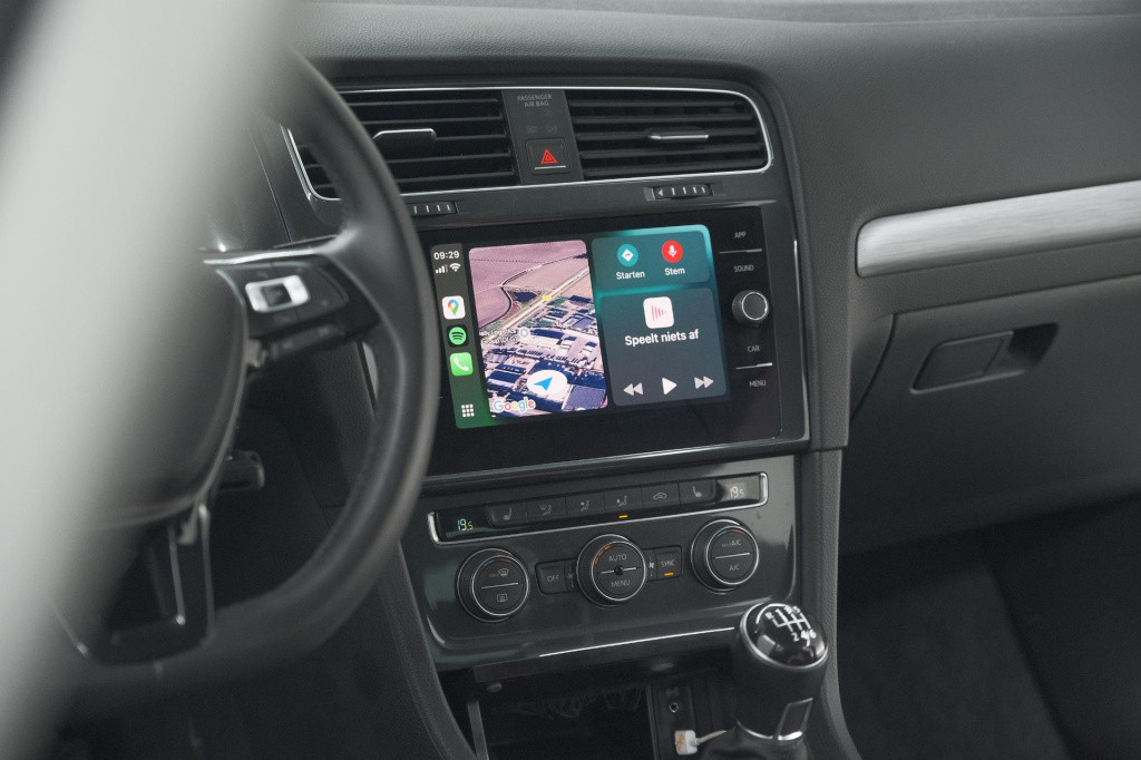 Volkswagen Golf 1.0 tsi 110pk highline | adaptieve cruise control | apple c