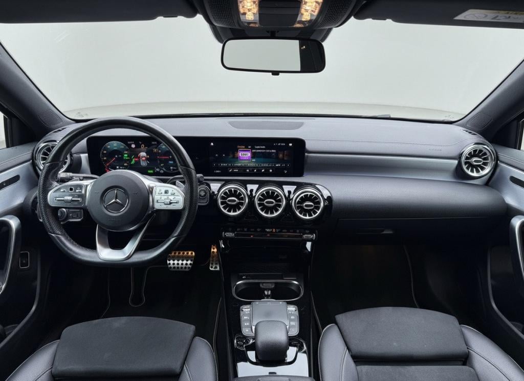 Mercedes-Benz A-Klasse 250 e business solution amg limited soh 96%