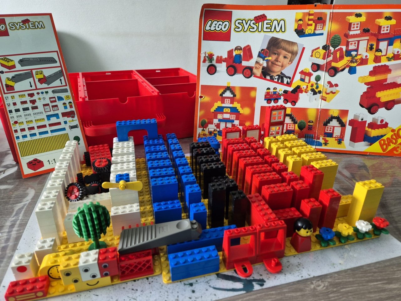 Lego opbergbak gevuld