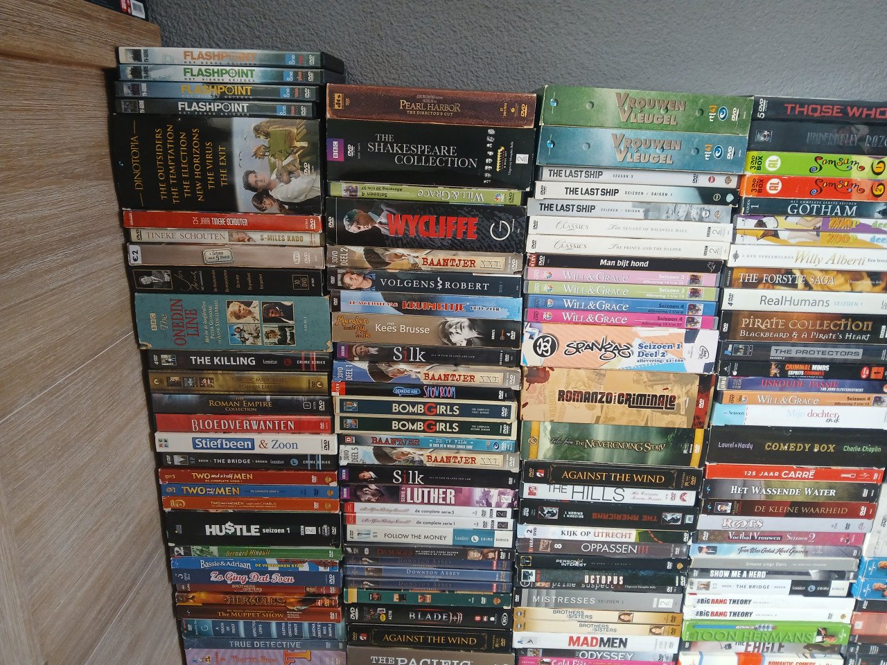 Dvd boxen en series 540 stuks 175,-