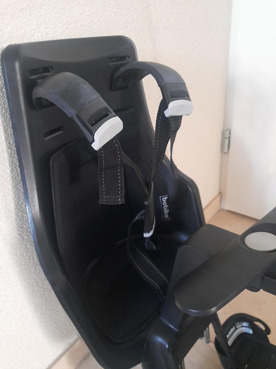 Bobike Mini Exclusive Fietsstoeltje met Kussenset - Urban Zwart (i.g.st.)