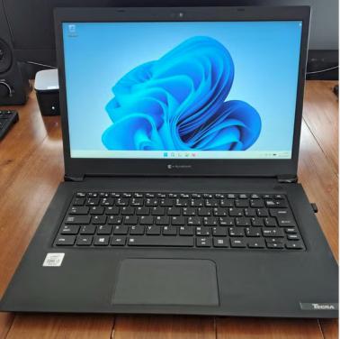 2 laptops: HP 440 g7 en Toshiba Dynabook