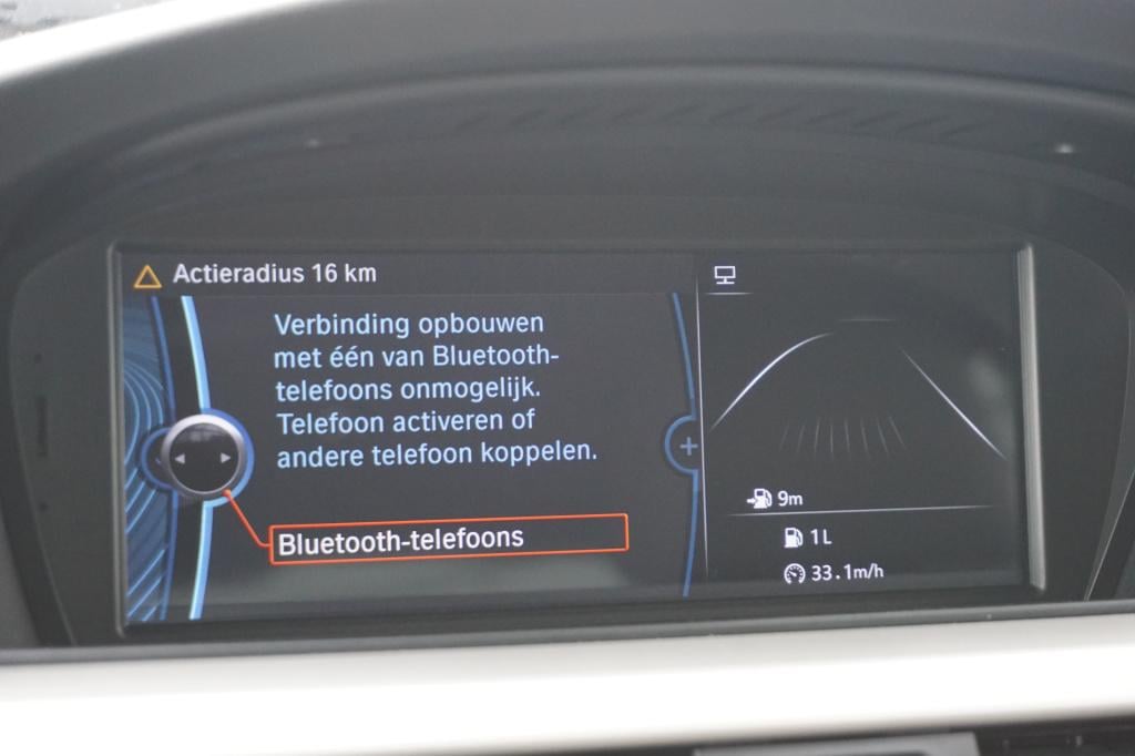 BMW 3-serie 316i business line airco / navi / cruise / carplay / parkeers. 
