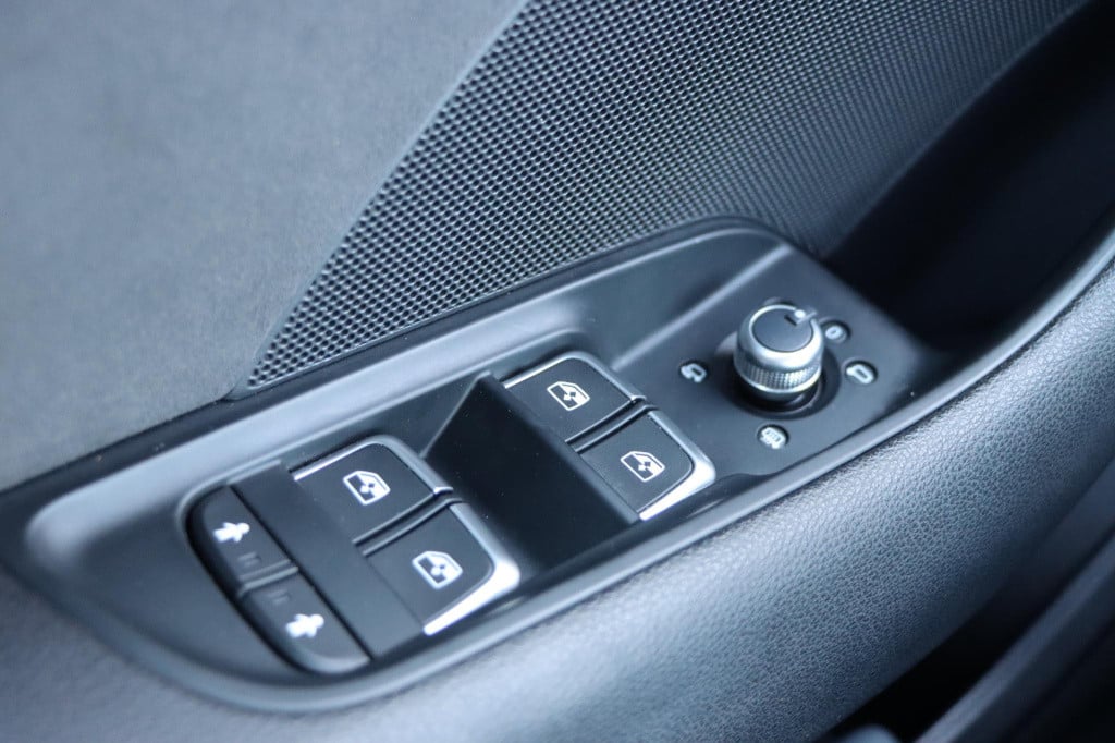 Audi A3 limousine 35 tfsi cod advance sport s-line 150pk s-tronic