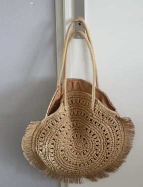 Ronde bruine tas