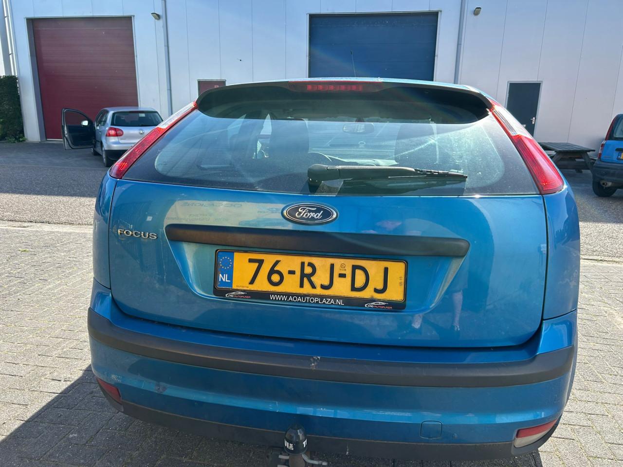 Ford Focus 1.6-16V First Edition €799 Carplay