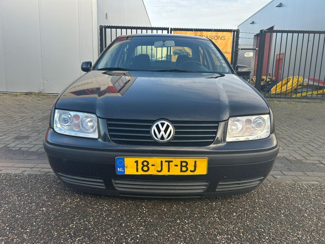 Volkswagen Bora 1.6-16V Mooie Auto! Lees Tekst!