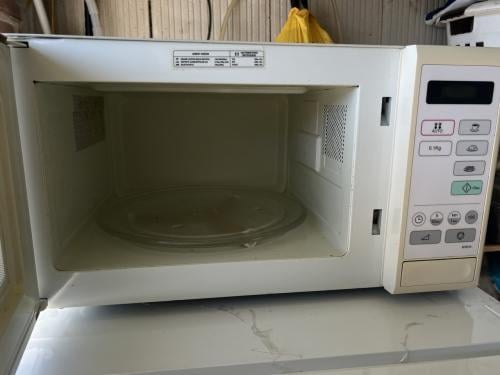 Krachtige Samsung Magnetron met groot glasplateau als nieuw