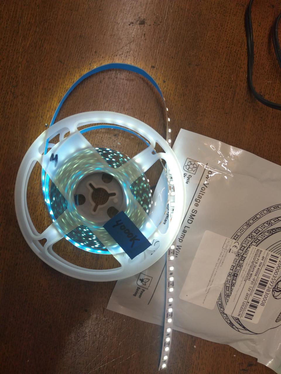 Te koop Led strip 4000k van 4 meter  12 Volt .