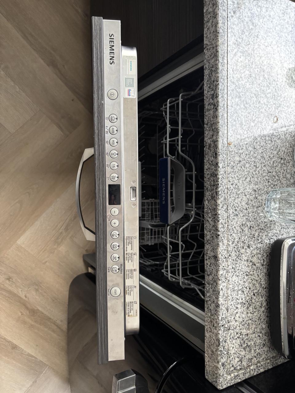 Keuken met inbouwapparatuur