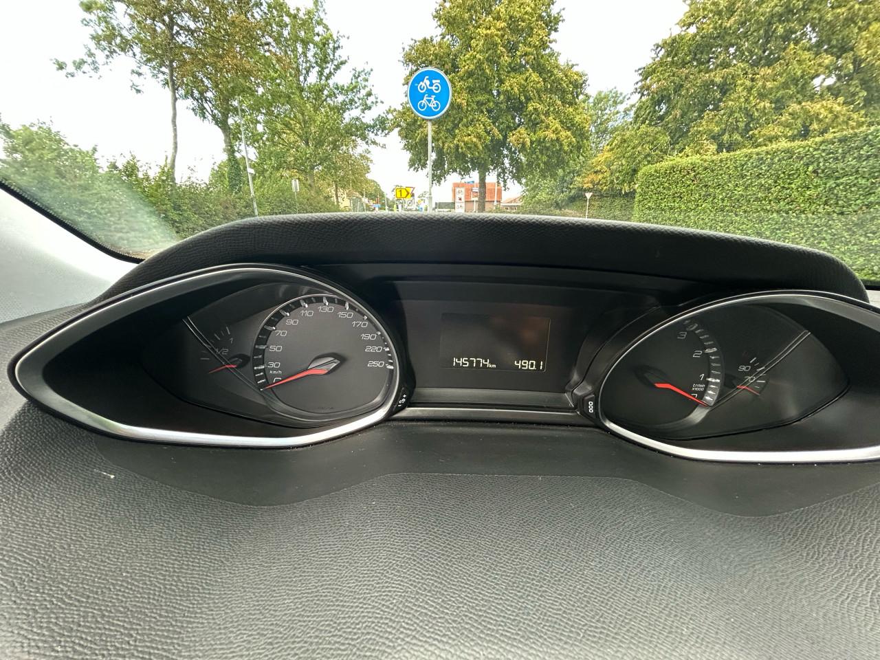 Peugeot 308 1.2 80kw 2015 146.000km