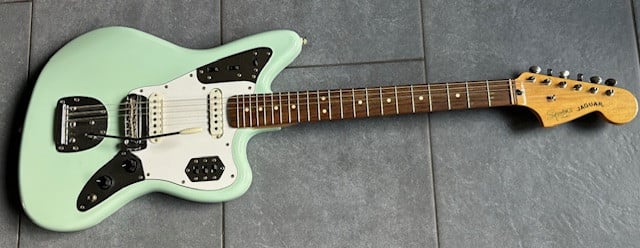 Squier Jaguar Surf Green.