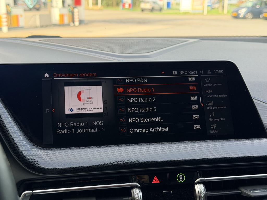 BMW 1 Serie 118i m-sport | carplay | parkeer sensoren | dab | cruise contro