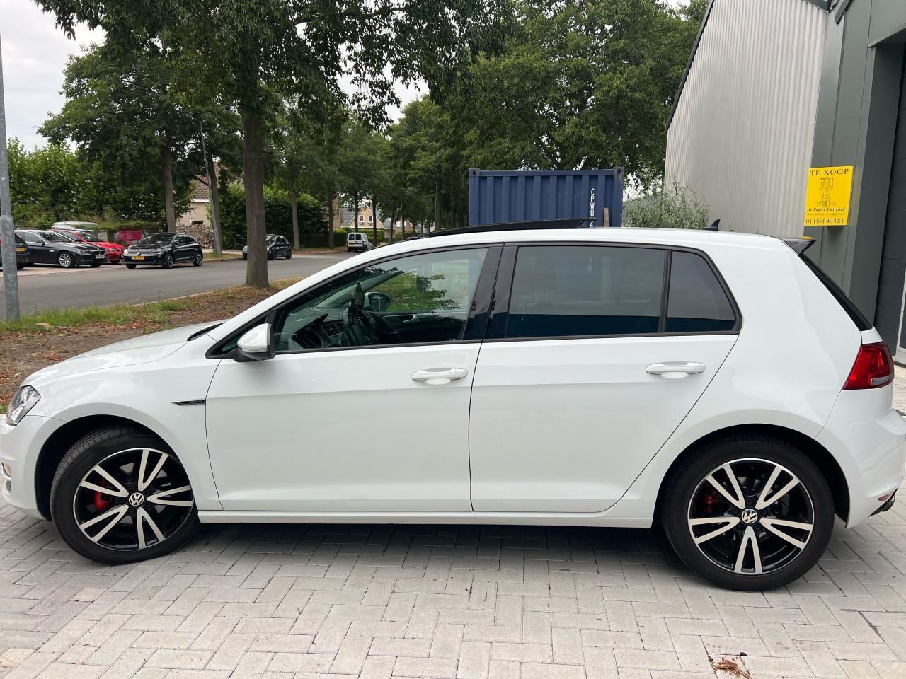 Volkswagen Golf 1.4TSI ACT Pano/PDC/Lounge