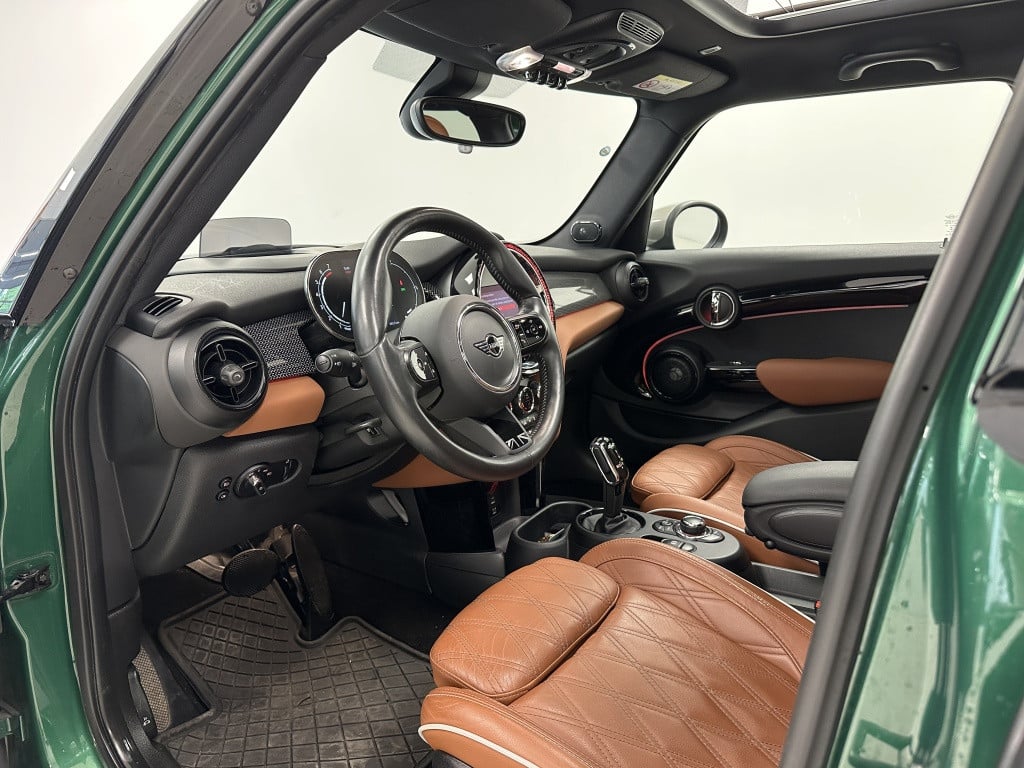 Mini Cooper mini 2.0 yours | british racing green | cognac int. | panora