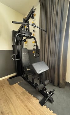 Krachtstation home gym met 70kg aangewicht